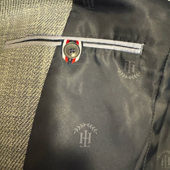 Tommy Hilfiger Gray Sport Coat with Notch Lapel - Picture 8 of 10